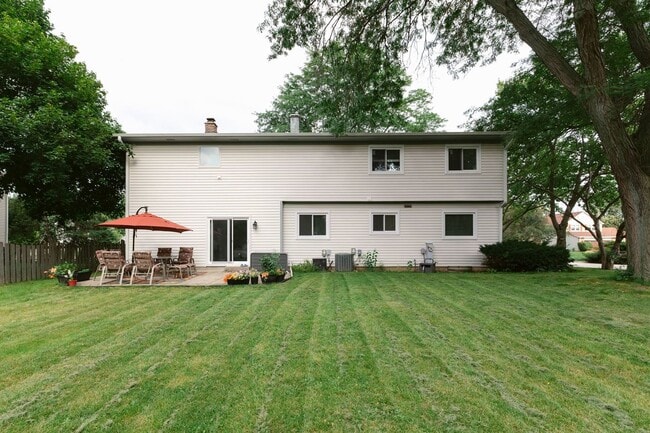 Building Photo - 520 Highland Grove Dr