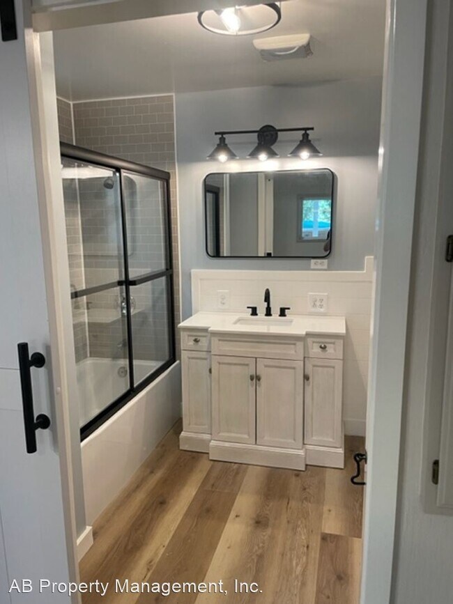 Building Photo - 5 br, 4 bath House - 5650 Hollyberry Lane