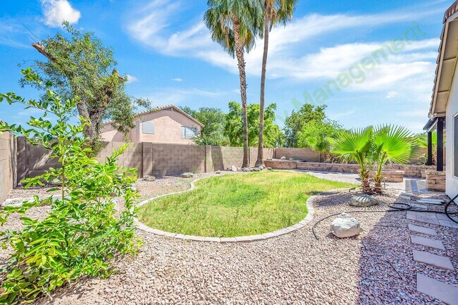 Building Photo - 1284 W Kingbird Dr