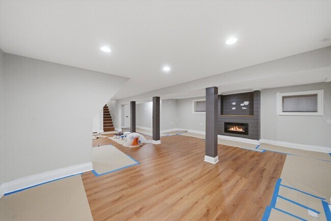 Building Photo - 8326 S Luella Ave
