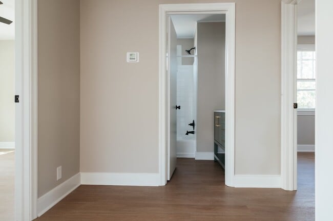 Building Photo - 332 Guilford St