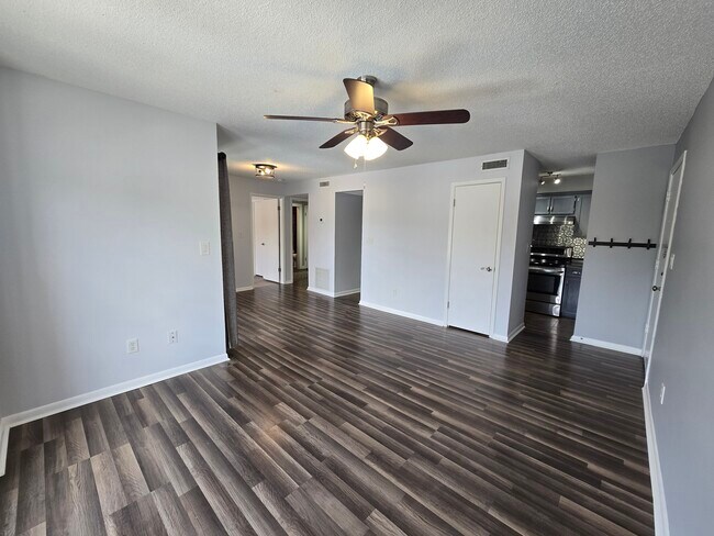 Building Photo - 3570 Sable Palm Ln