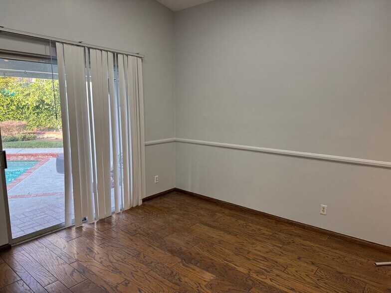 Building Photo - 17249 Flanders St