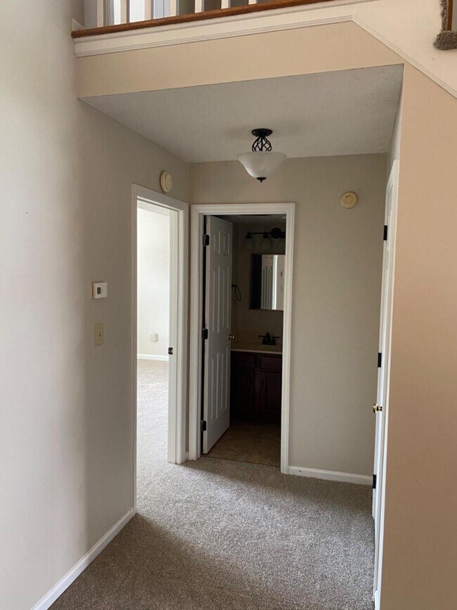 Building Photo - 3676 Cottage Cir