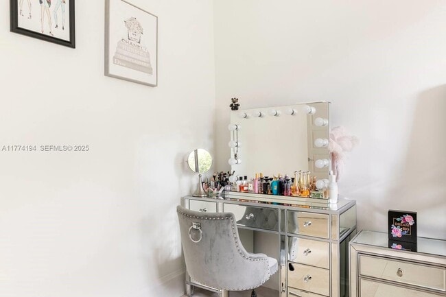 Building Photo - 2809 NE 14th Ave