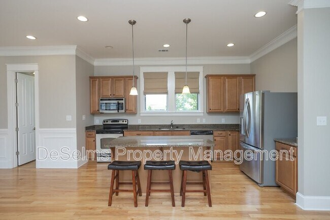Building Photo - 3866 Somers Ln