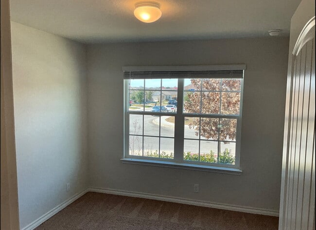 Building Photo - "Charming 4-Bedroom Home with Granite Elegance in San Antonio!"