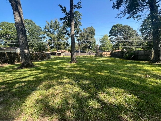 Building Photo - Remodeled 4 Bedroom home