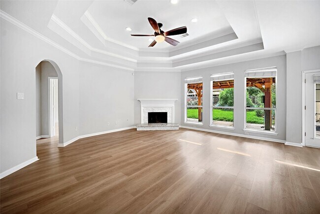 Building Photo - 13707 Elm Shores Dr