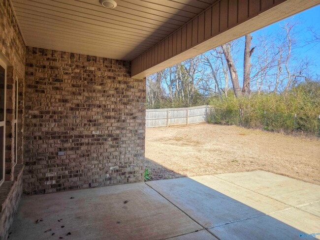 Building Photo - 117 Edensmith Dr