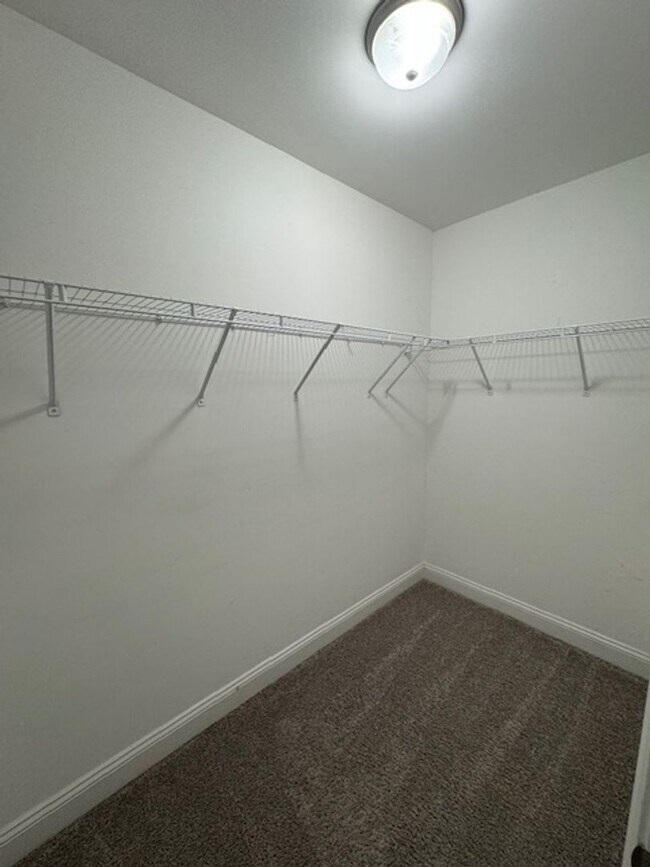 Building Photo - The Creek Of Willowwick