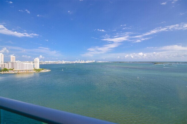 Building Photo - 1331 Brickell Bay Dr
