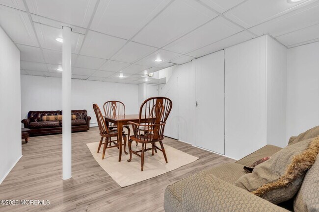 Building Photo - 723 Pitney Dr