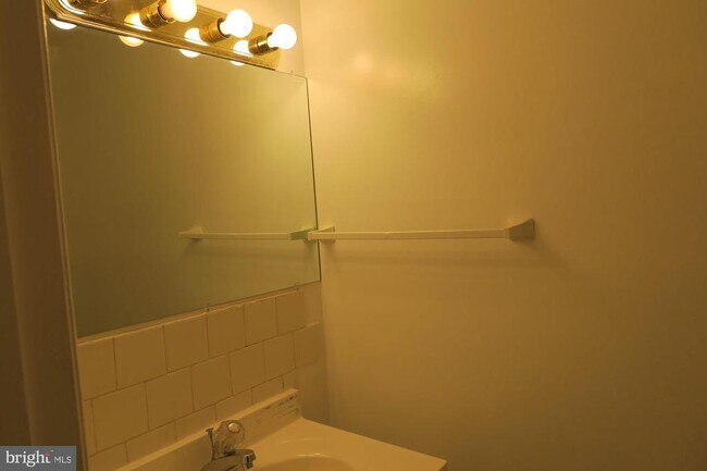 Building Photo - 3514 Cranmer Mews