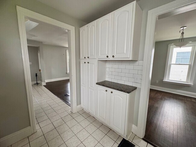 Building Photo - 3 Bedroom House Available in Hershey!