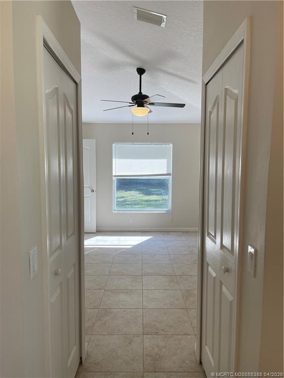 Building Photo - 456 SW Prado Ave