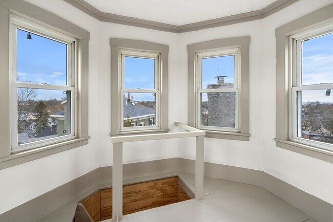 Building Photo - 6 Mt Vernon St