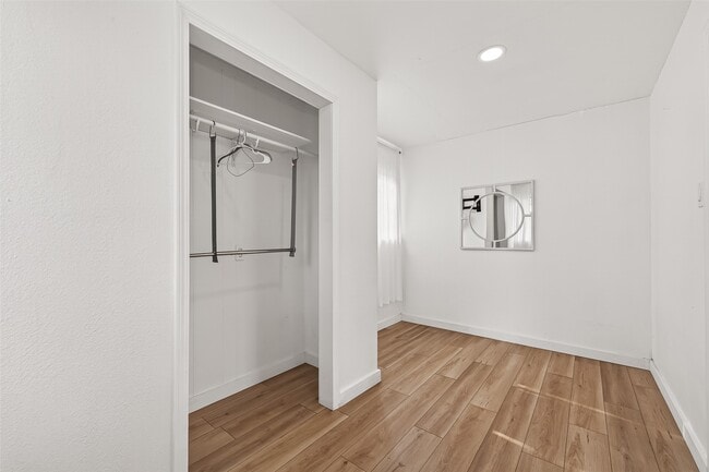 Building Photo - 707 Montclair Blvd