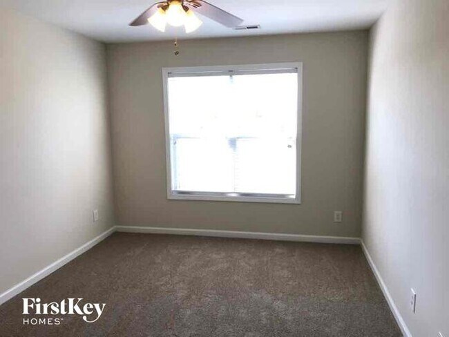 Building Photo - 1988 Sinclair Trce