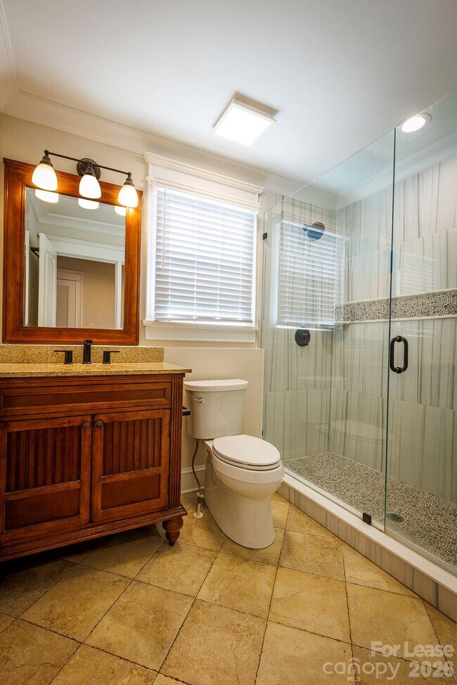 Building Photo - 435 Walnut Ave