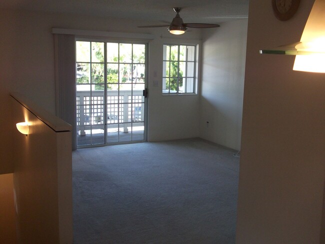 Building Photo - 1 bedroom, 1 bath, 1 assigned parking at t...