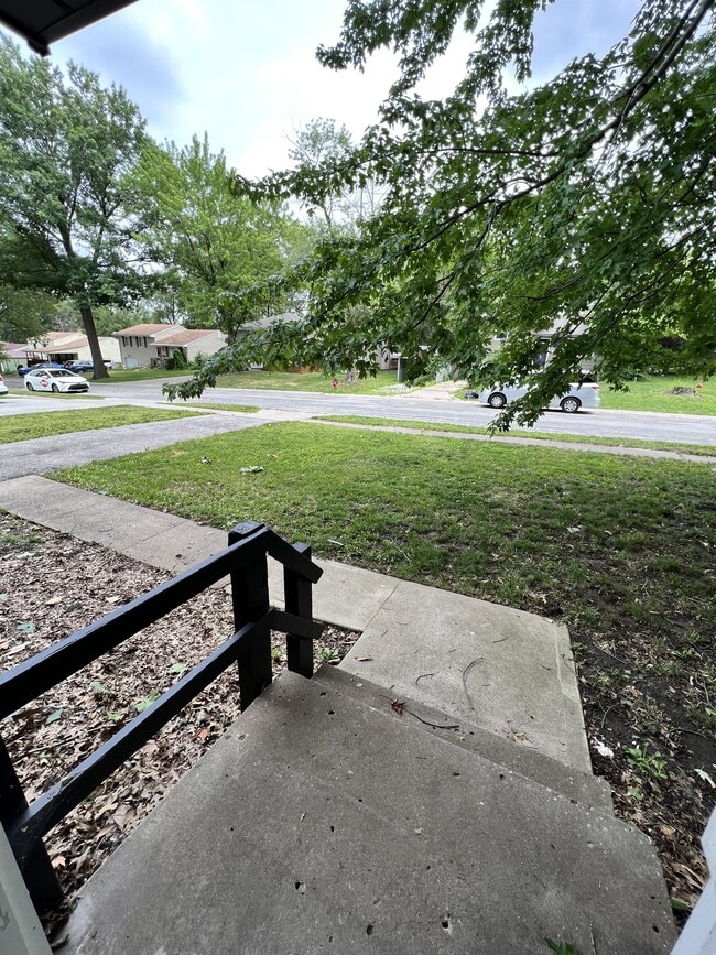 Building Photo - 5358 N Palmer Ave