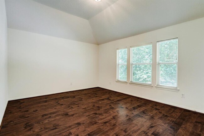 Building Photo - 11126 Sherwood Garden Dr