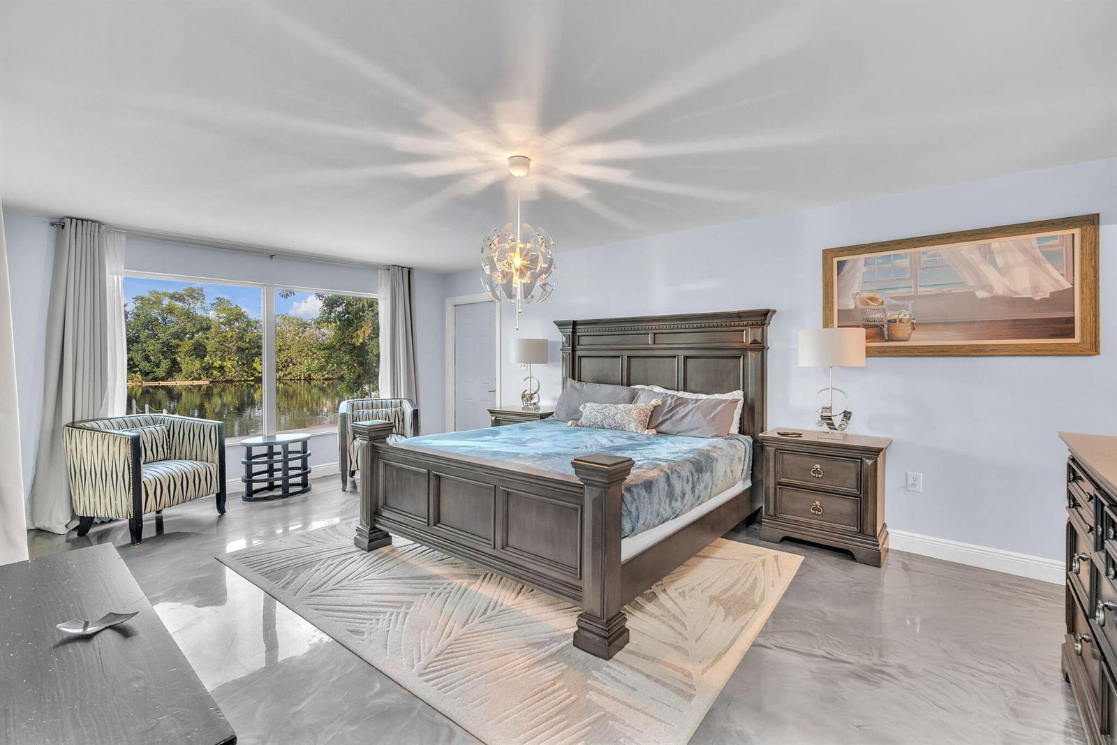 Building Photo - 4400 SW 37th Ave