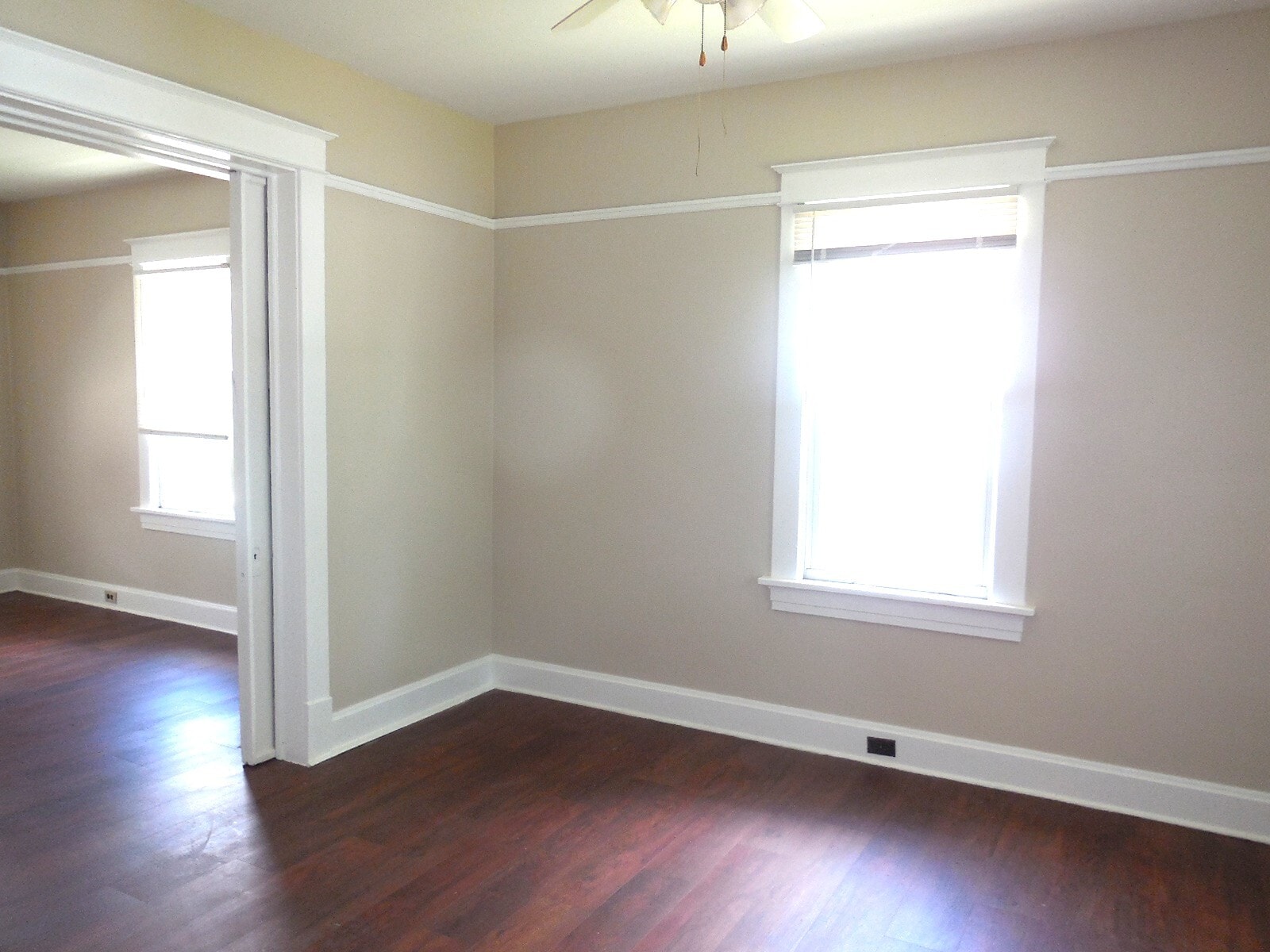 Building Photo - 413 E Schwarz St