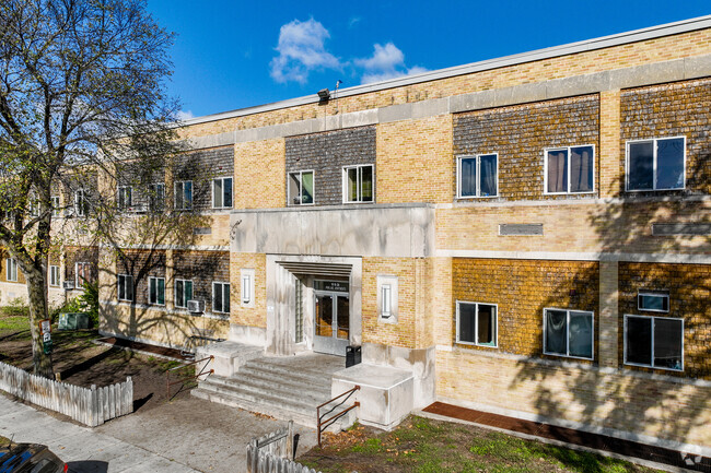 Building Photo - Park Avenue Apartments