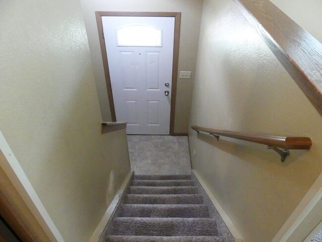 Building Photo - Sandpiper Townhomes