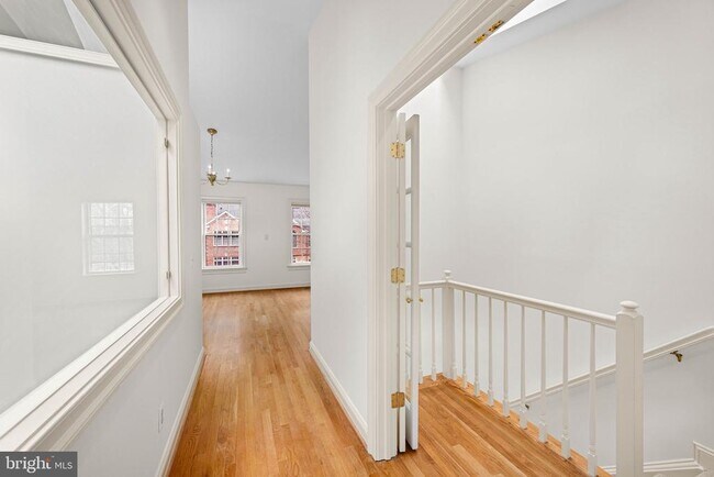 Building Photo - 4049 Mansion Dr NW