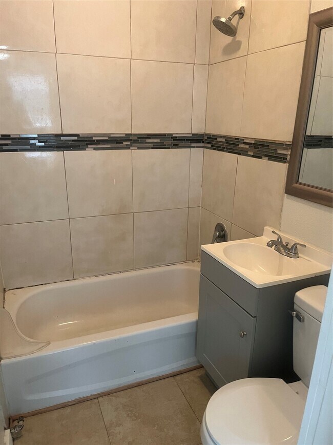 Building Photo - 3819 Menard St