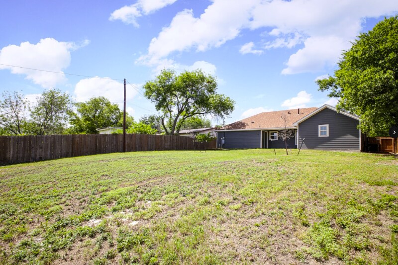 Building Photo - 350 Rasa Dr