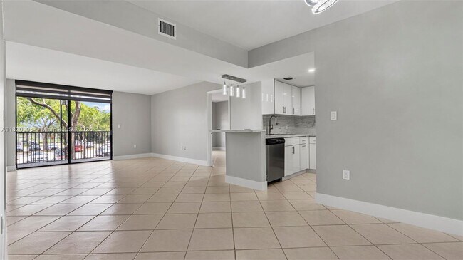 Building Photo - 5550 NW 44th St