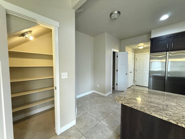 Building Photo - AVAILABLE JULY 1ST | 3 BED | 2.5 BATH | $2,295/MO