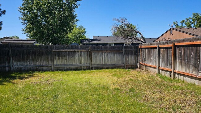 Building Photo - Spacious 4-Bedroom Home – New Updates, Fen...