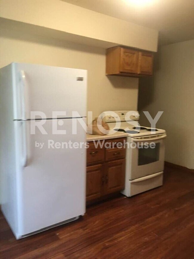 Building Photo - Wonderful 2BD / 1 BA DUPLEX  in Minneapolis Available 1/1/2024!