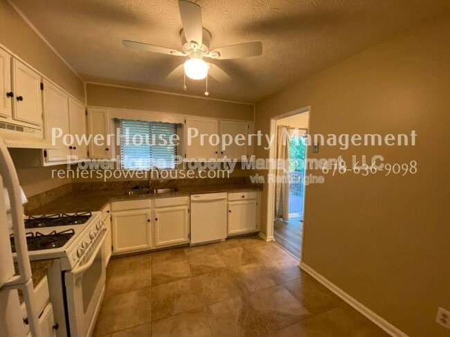 Building Photo - 10260 Piney Ridge Walk