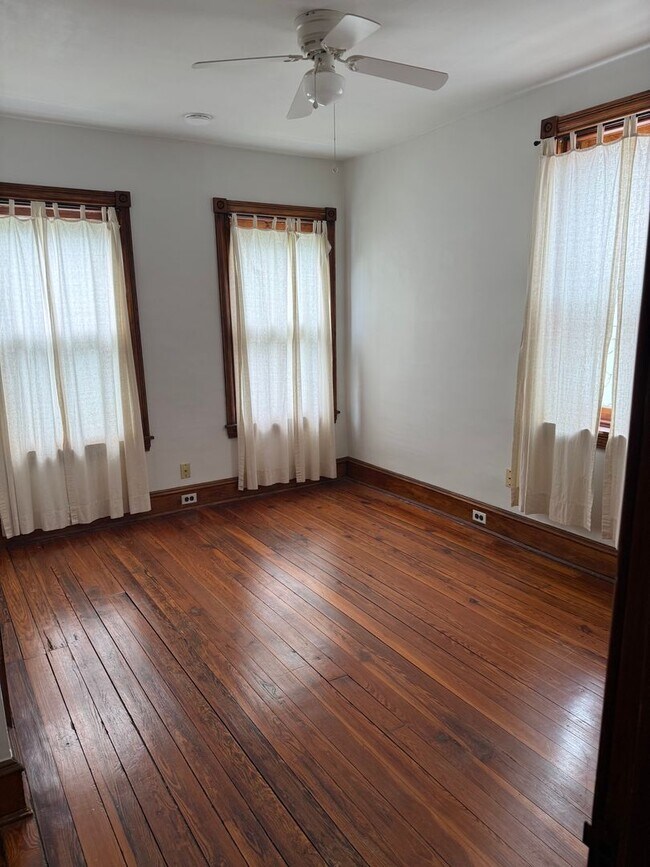Building Photo - Charming and unique 3 bedroom, 3 bath townhome near Brandywine River and Zoo