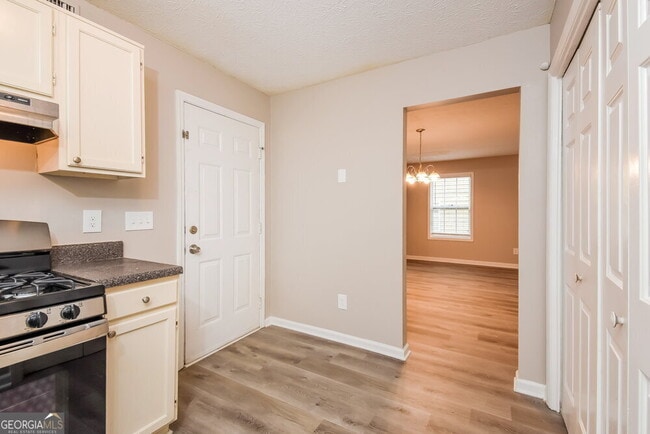 Building Photo - 563 Caloosa Cove SW