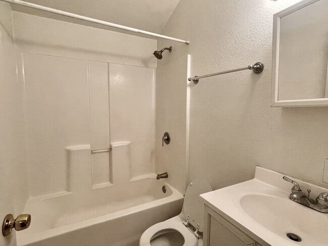Building Photo - 4727 U St