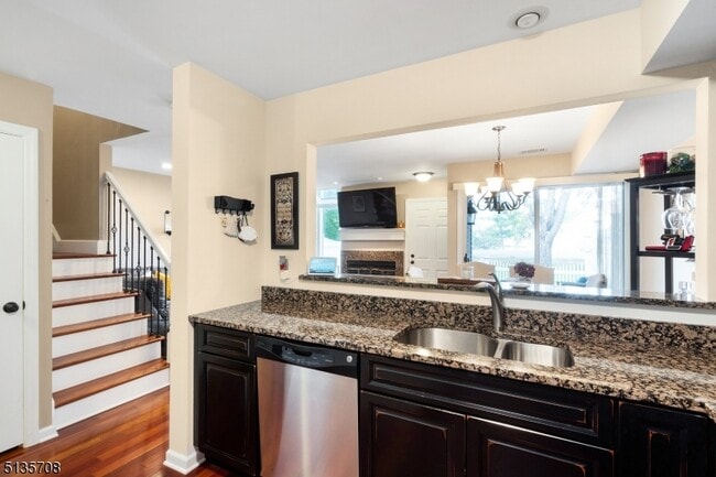 Building Photo - 75 Bentley Ct