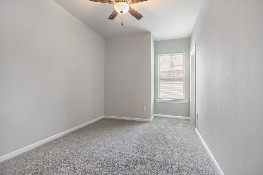 Building Photo - 5615 Stuga Dr