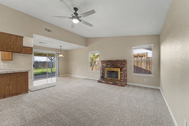 Building Photo - Freshly Updated 4-Bedroom Home with Central A/C & Garage