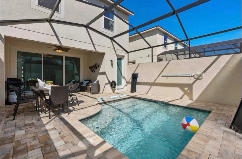Building Photo - 1604 Carey Palm Cir