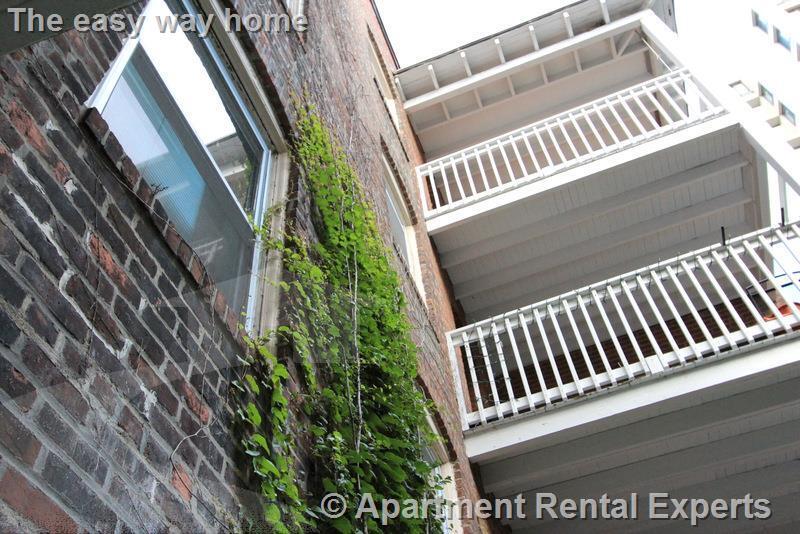 Building Photo - 14 Centre St