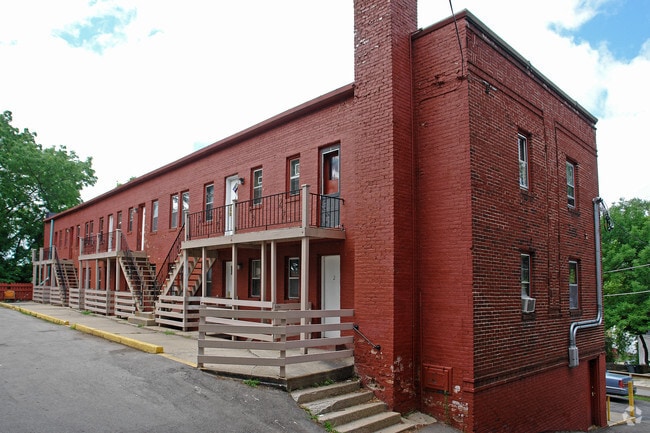 Building Photo - 209-217 Howland Ave