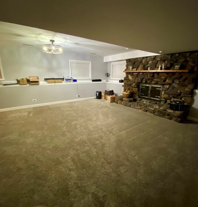 Building Photo - 1401 Hillside Ln