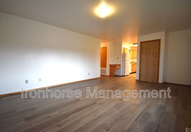 Building Photo - 9 Michael Grove Ave